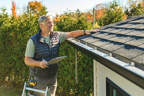 Professional Roofing technician working in Bowling Green, FL